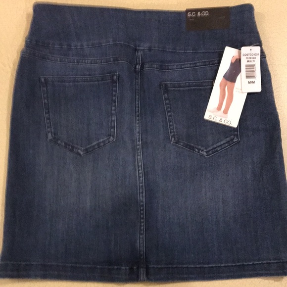 S.C.&Co Denim Skort. - Picture 3 of 6